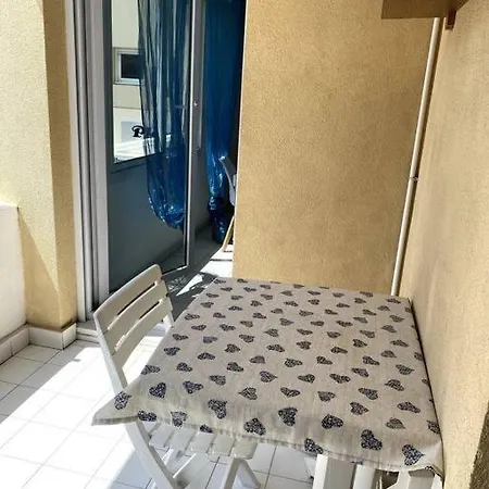 Joli Port Azur Climatisé à Golfe -juan En Front De Vallauris