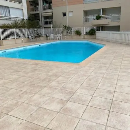 Joli Port Azur Climatise A Golfe -juan En Front De *