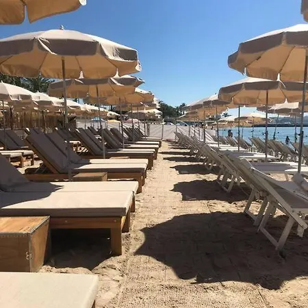 Joli Port Azur Climatisé à Golfe -juan En Front De *