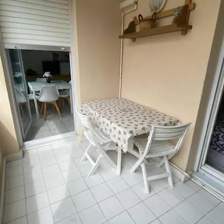 Joli Port Azur Climatise A Golfe -juan En Front De Apartamento