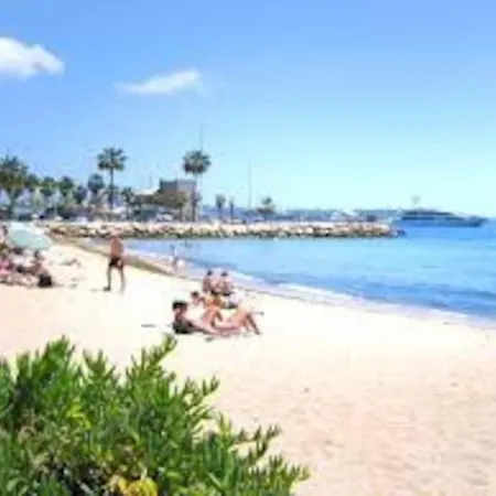 Joli Port Azur Climatise A Golfe -juan En Front De Vallauris