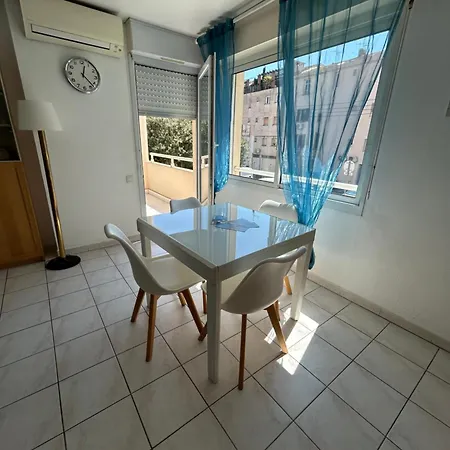 Joli Port Azur Climatise A Golfe -juan En Front De