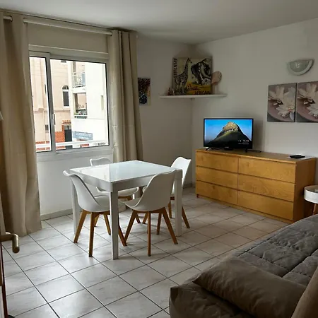 Apartamento Joli Port Azur Climatisé à Golfe -juan En Front De Vallauris
